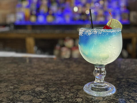 blue-margarita-drinks-to-go