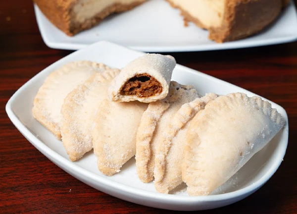 Empanadas (Cajeta o Piña)